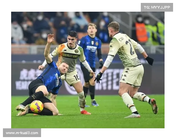 都灵vs莱切开场激烈，双方谨慎试探攻势